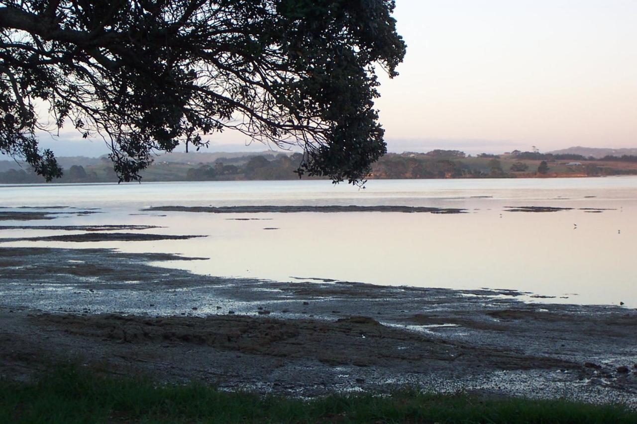 Absolute Waterfront Serenity Near Auckland Clarks Beach Экстерьер фото