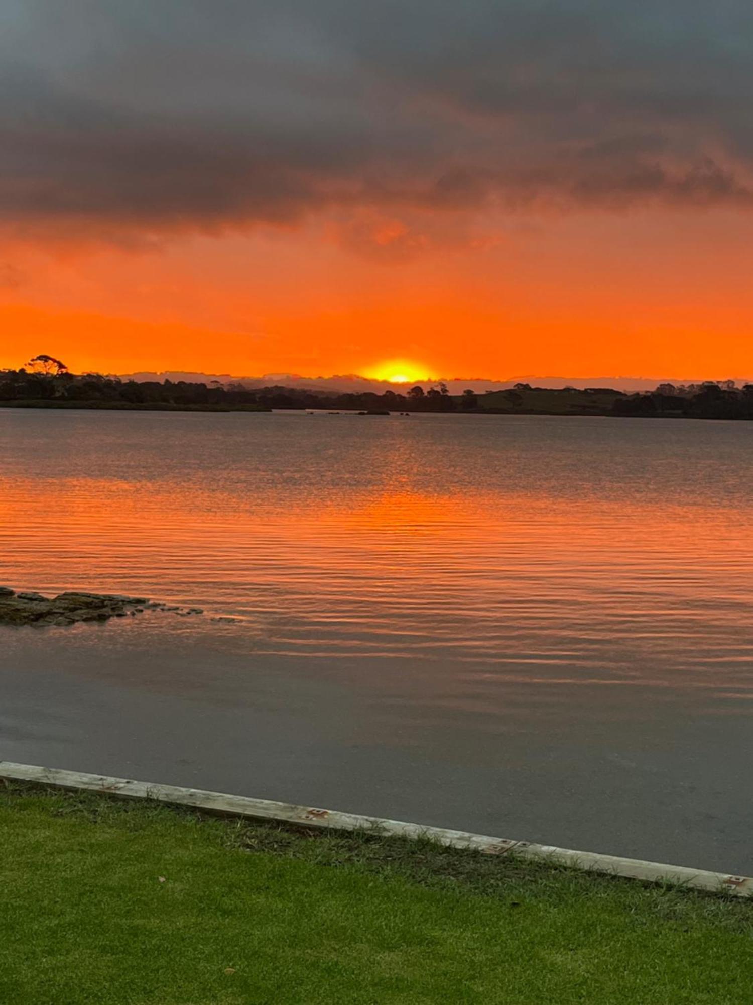 Absolute Waterfront Serenity Near Auckland Clarks Beach Экстерьер фото